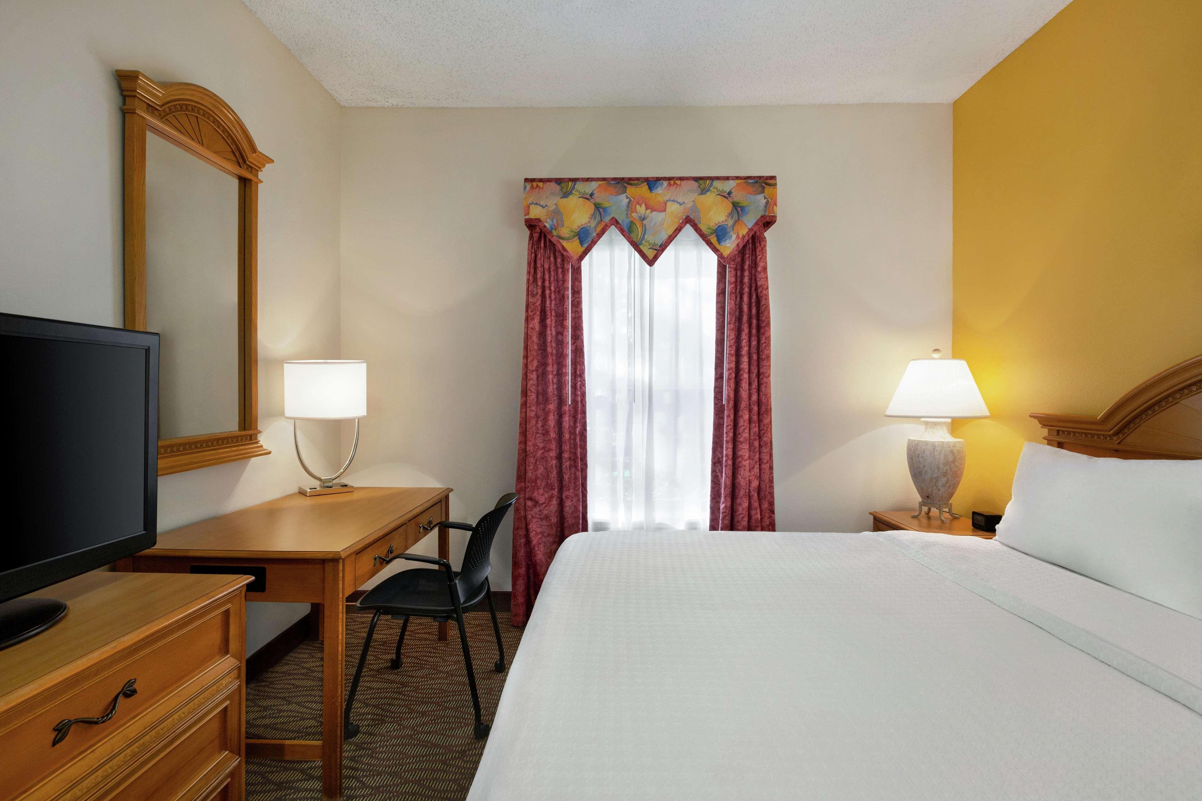 Homewood Suites By Hilton Fort Myers Exterior photo