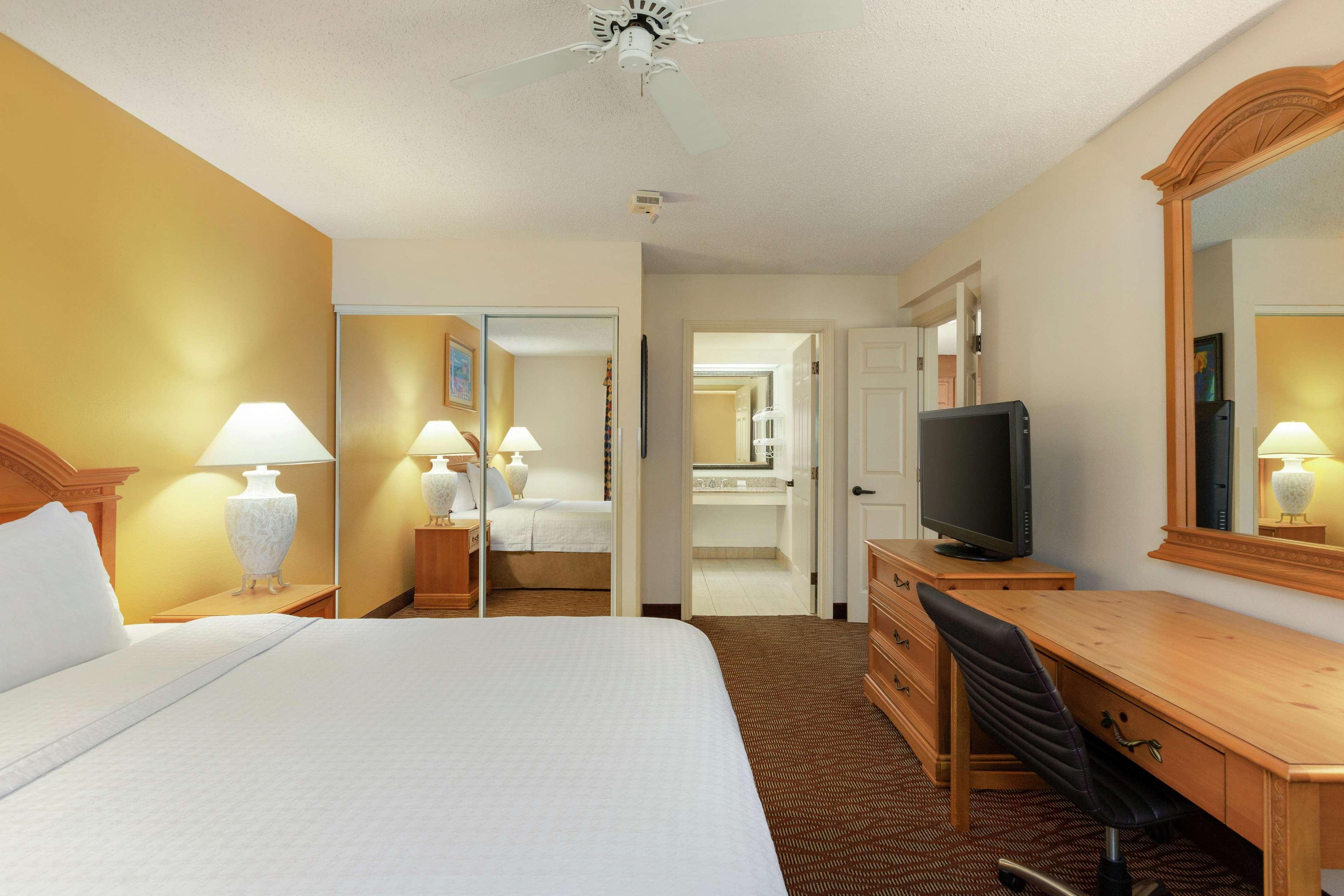 Homewood Suites By Hilton Fort Myers Exterior photo
