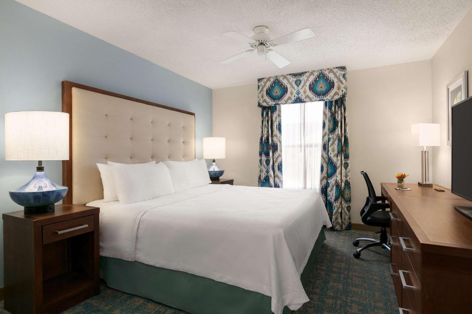 Homewood Suites By Hilton Fort Myers Exterior photo