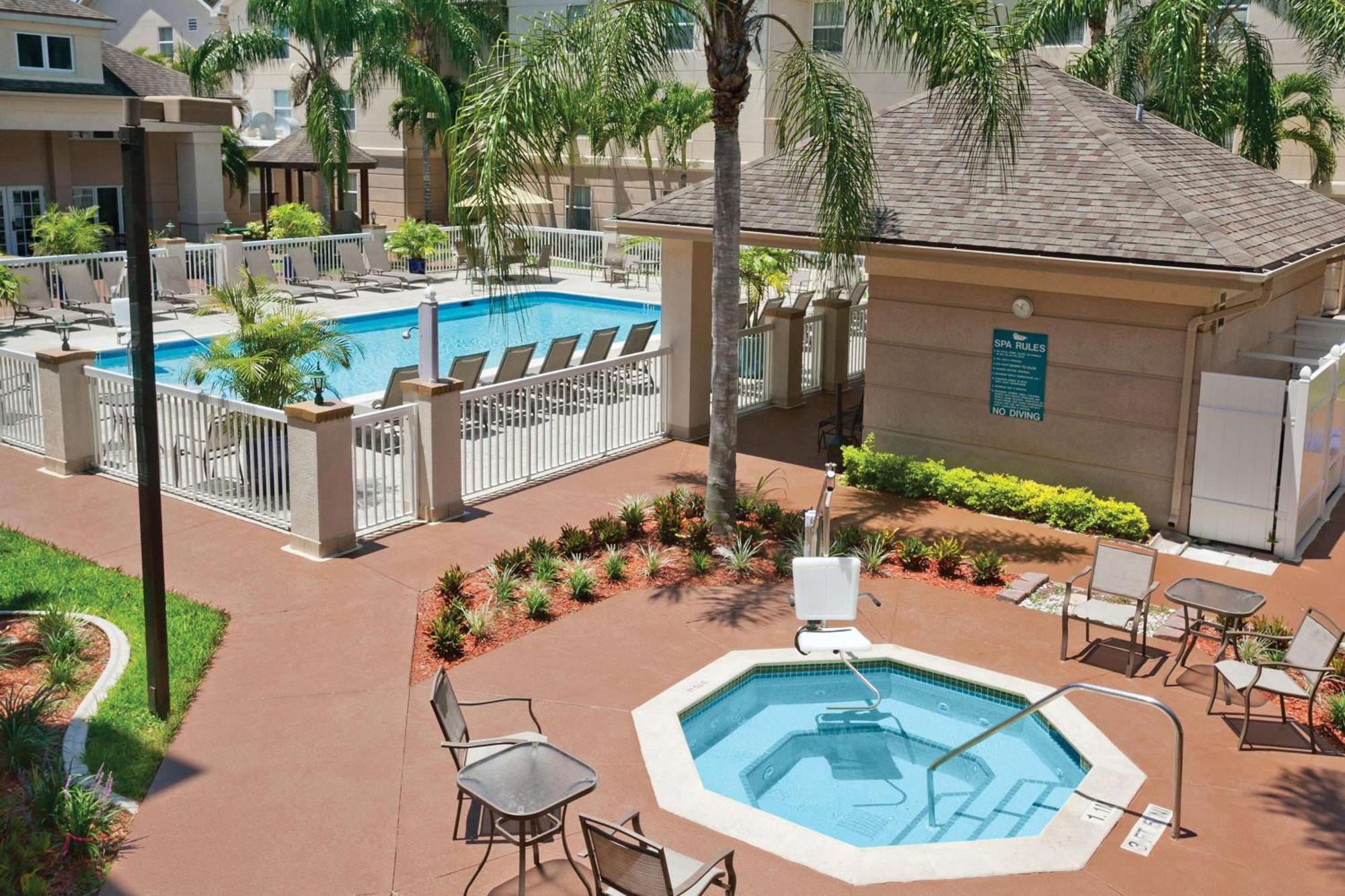 Homewood Suites By Hilton Fort Myers Exterior photo